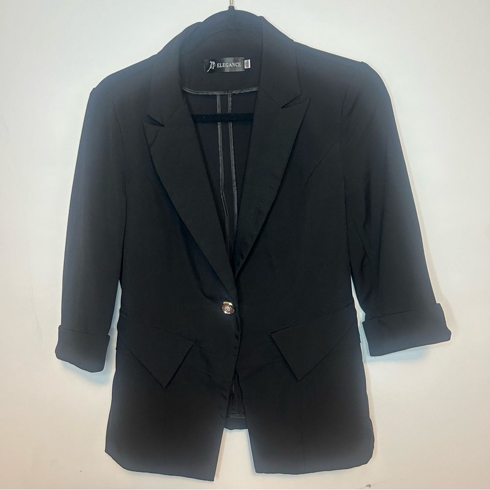 💕3/$15💕 ELEGANCE black blazer, single button up front, 3/4 sleeve.